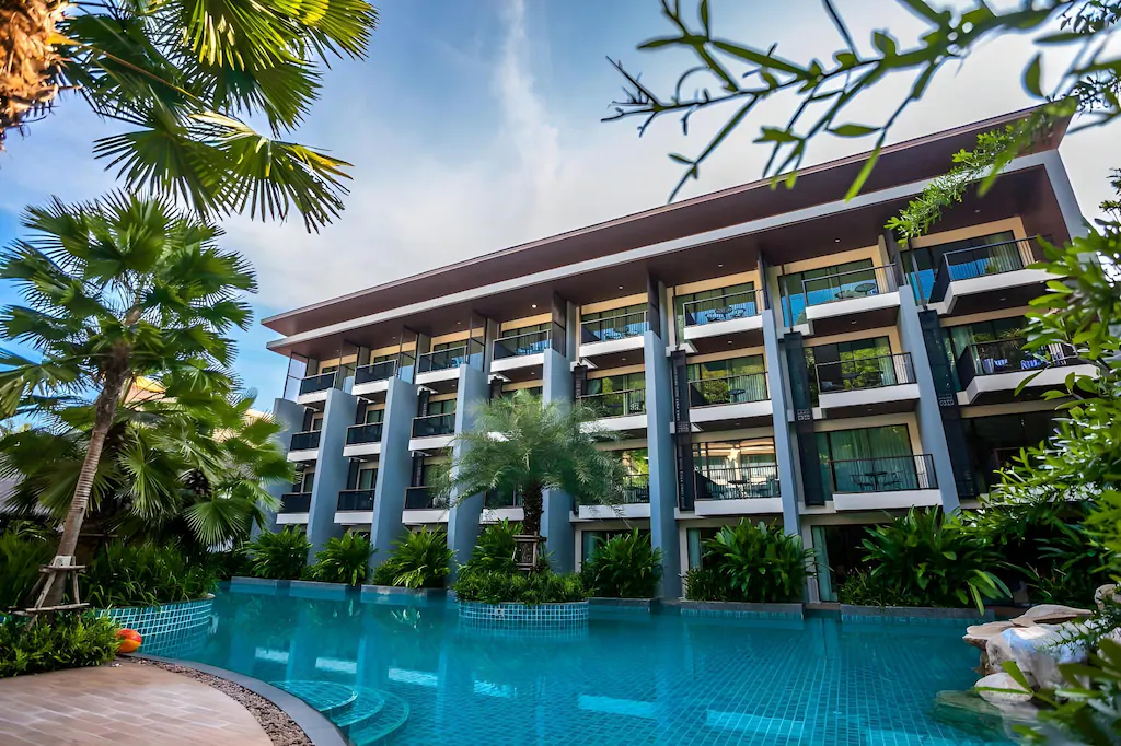 HULA HULA RESORT l truly tropical and fun wellness